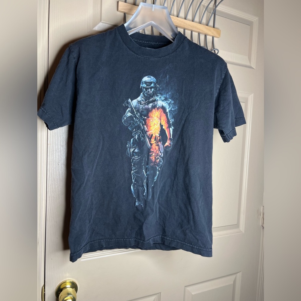 Dice Battlefield 3 Graphic Shirt Medium